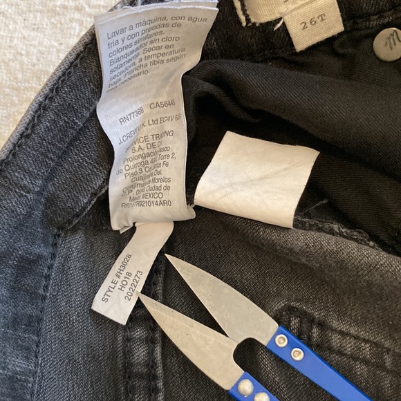 Madewell 9” high rise skinny jeans, button fly, black, raw distressed hem, 26T - Picture 12 of 15